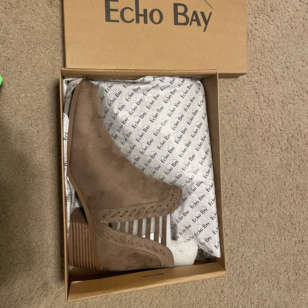 echo bay booties new in box! size 10